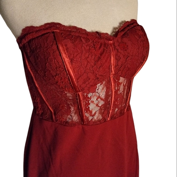 Lulus Exquisitely Sultry Wine Red Lace Strapless Bustier Midi Dress Size Large - Picture 5 of 12